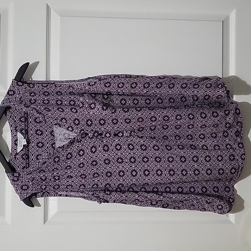 Women's sleeveless blouse